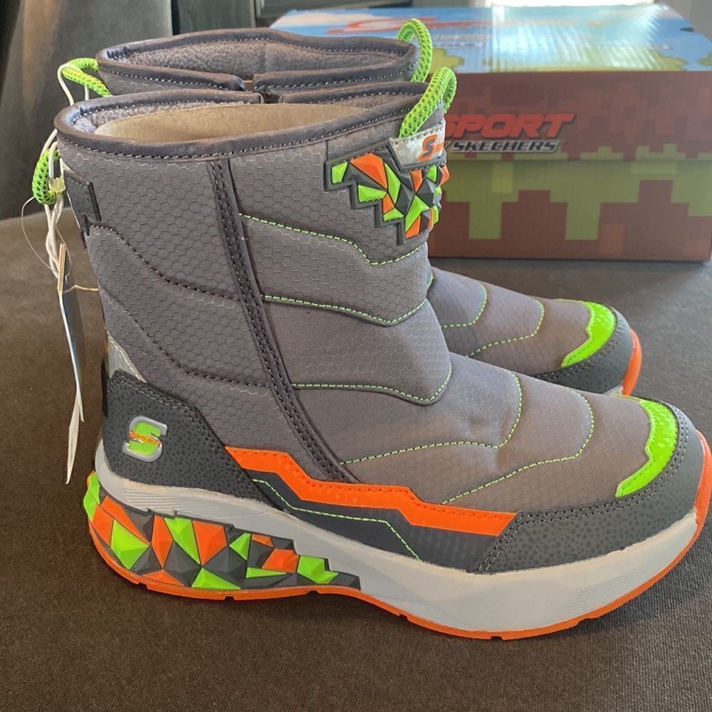 Sport by Skechers Boy’s Zuko Gray Water Repellant Zip Up Boots Size 2 NWT